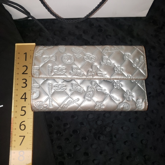 Chanel Wallet - Picture 2 of 16
